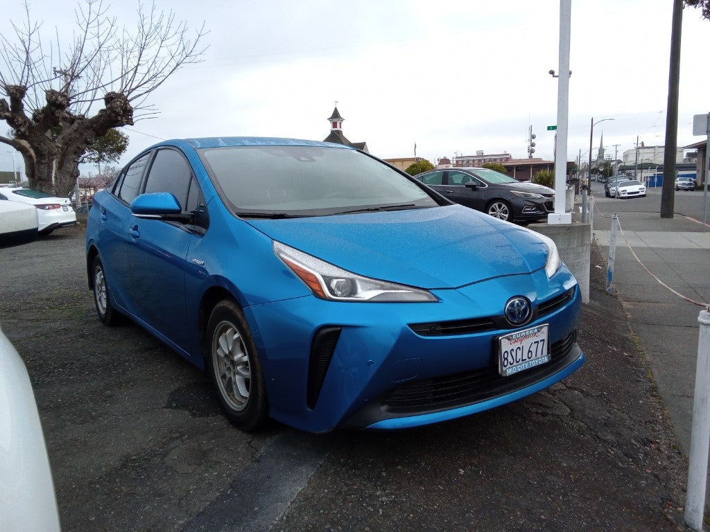 2020 Toyota Prius L Eco (Natl)