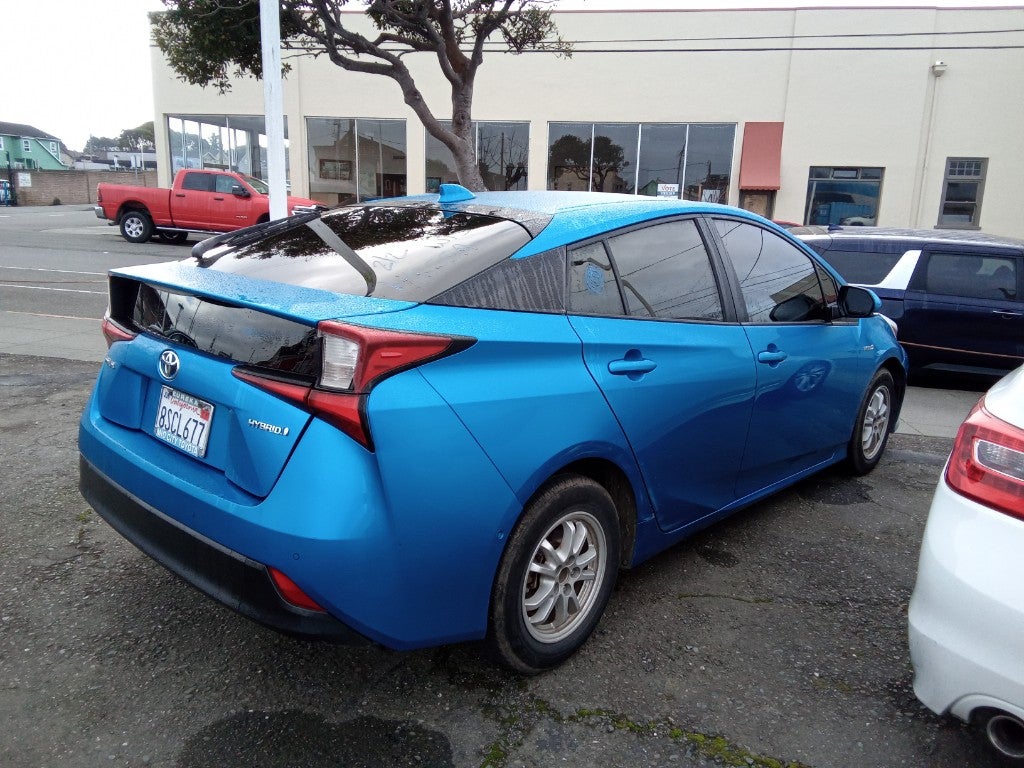 2020 Toyota Prius L Eco (Natl)