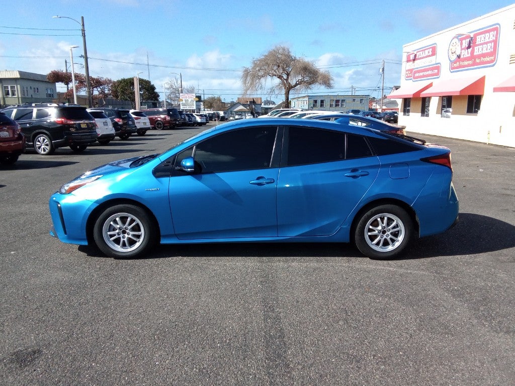 2020 Toyota Prius L Eco (Natl)