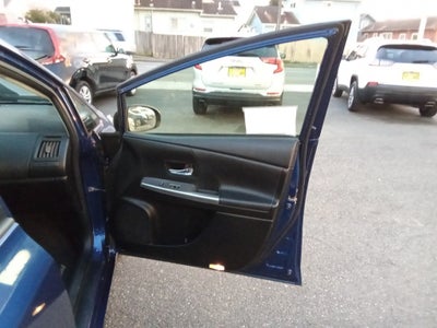 2015 Toyota Prius v 5dr Wgn Two (Natl)