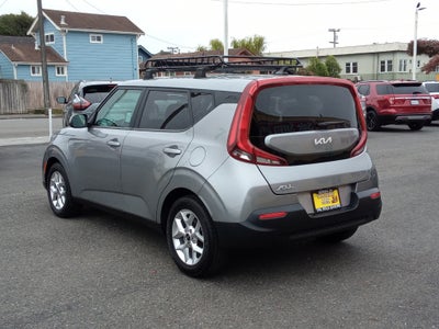 2022 Kia Soul LX IVT