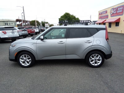 2022 Kia Soul LX IVT