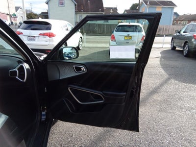 2022 Kia Soul LX IVT