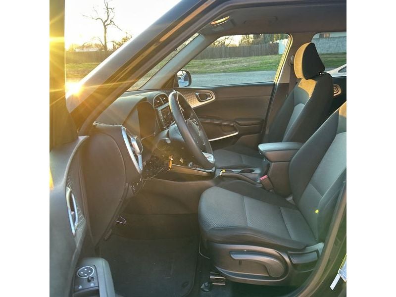 2022 Kia Soul LX IVT