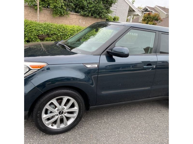 2017 Kia Soul + (Plus)